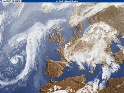 Foarte probabila furtuna subtropicala,insa neomologata de catre NHC,1-2 iunie 2009 (1).jpg