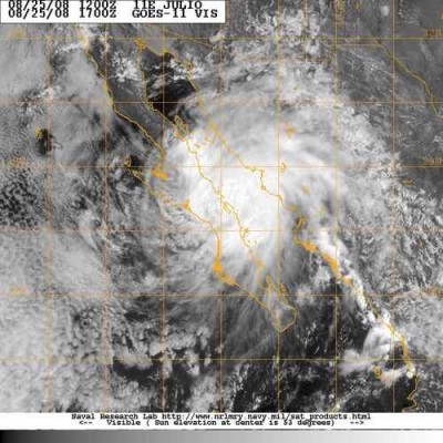 Julio-45kt-998mb.jpg